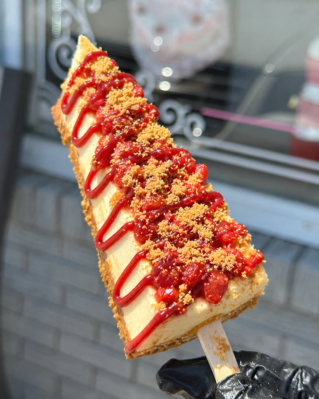 Strawberry Crunch Frozen Cheesecake
